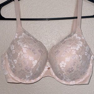 Body by Victoria - Victoria’s Secret push up bra size 32DD